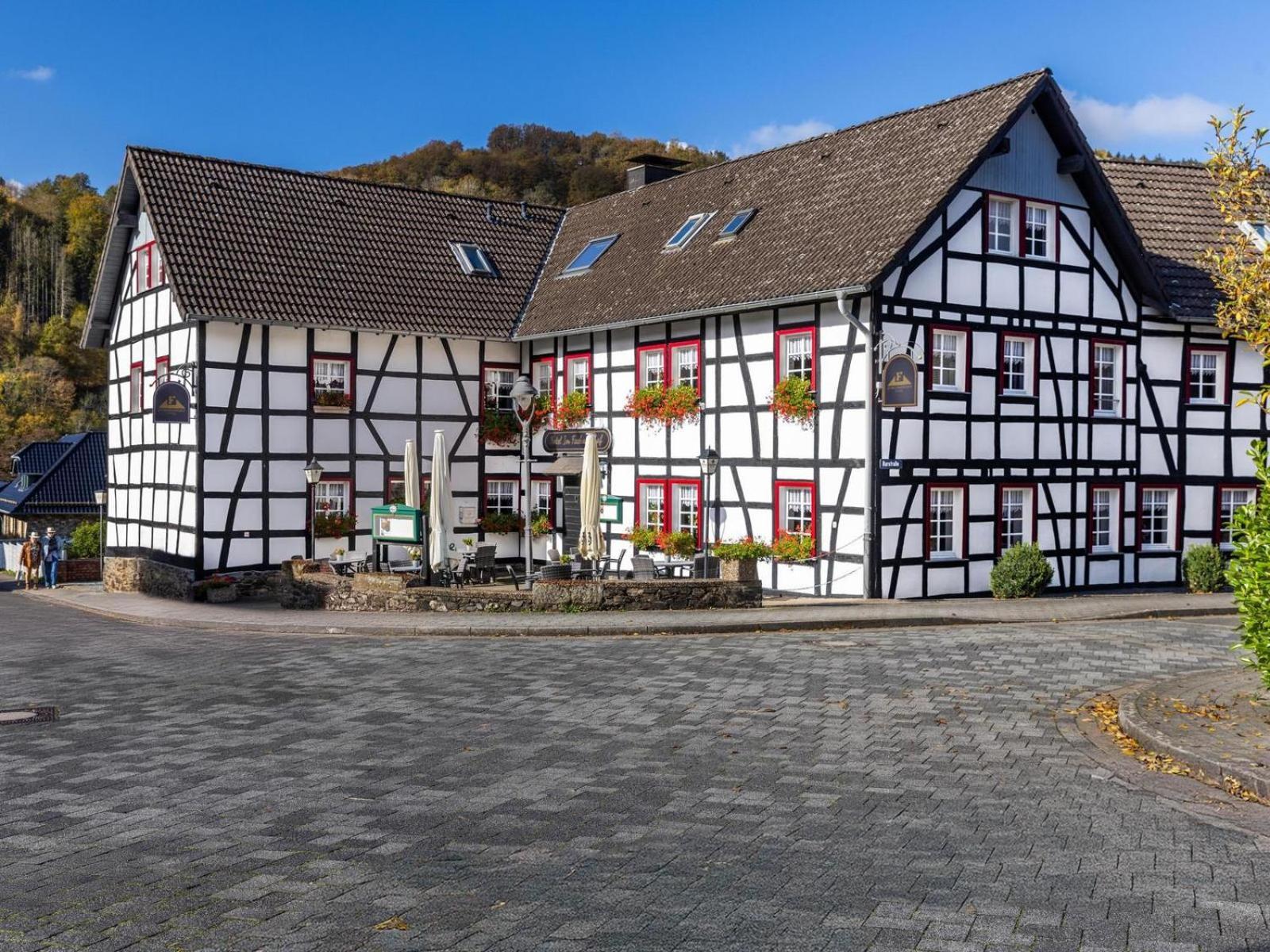 Garni Hotel Im Fachwerkhof Simmerath Eksteriør billede